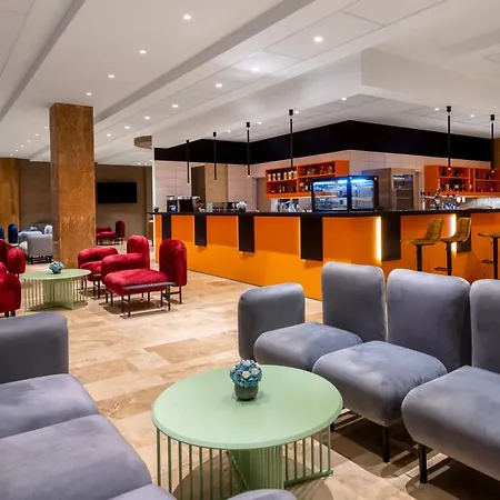 Hunguest Helios Hotel