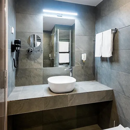 Hunguest Helios 4* ヘーヴィーズ