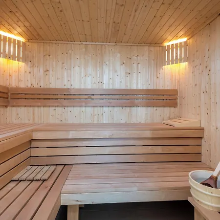 Hunguest Helios Hotel